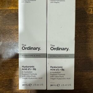 The Ordinary Hyaluronic Acid 2% + B5 Serum - White and Gray